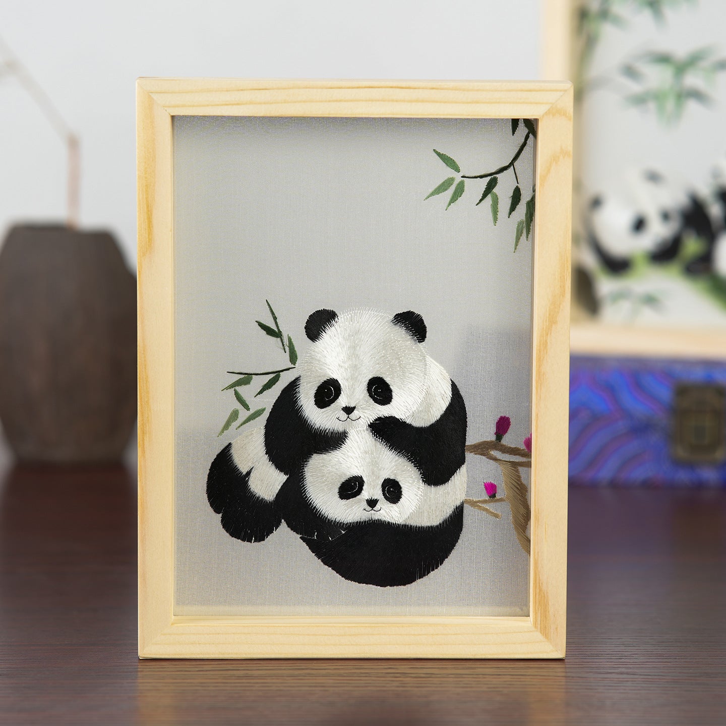 Chinese  silk embroidery- panda for table decoration,gift(finished products))
